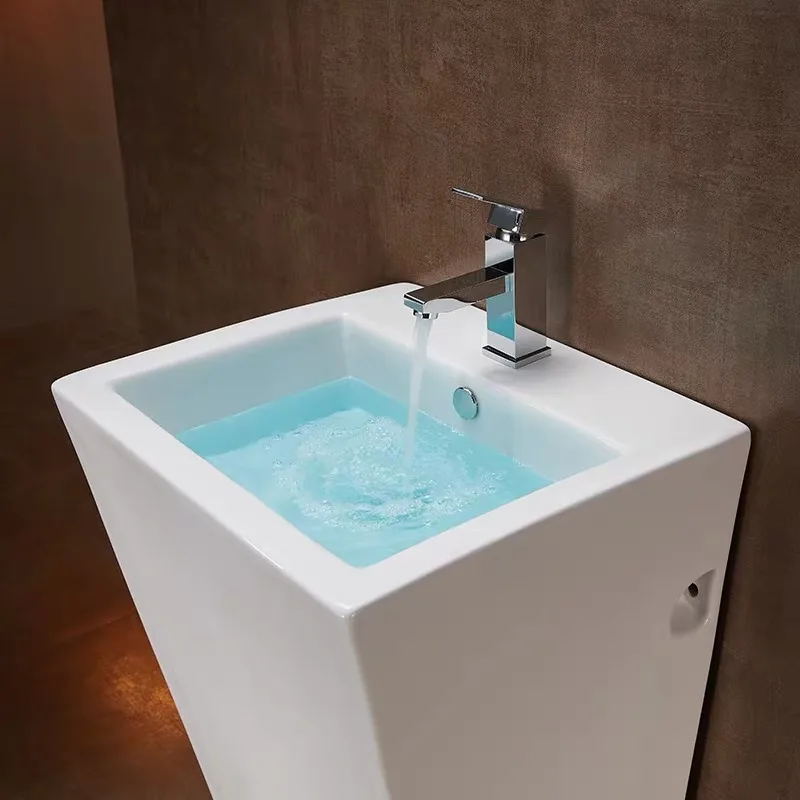 BC-LKW-D6389 Free-Standing Ceramic Basin